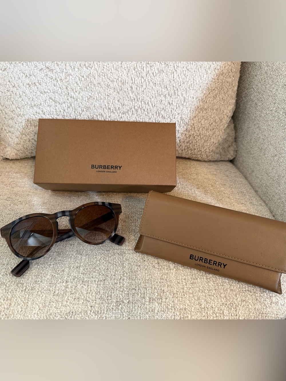 Burberry Tortoiseshell Round Sunglasses with Brown Case